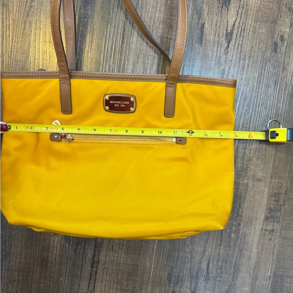 🔆🔆MICHAEL KORS TOTE🔆🔆 - Picture 15 of 16